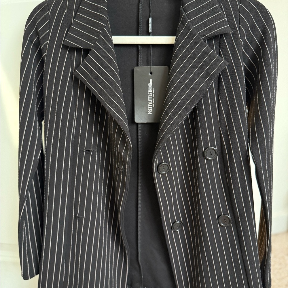PrettyLittleThing Women's Black Pinstripe Blazer